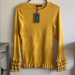 NWT Vutti Ruffle Accent Micro Bell Sleeve Sweater